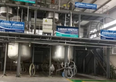 Omogeneizzazione ad alta pressione bianca di dimensione della colofonia dispersa 34% dell'emulsione 50cps