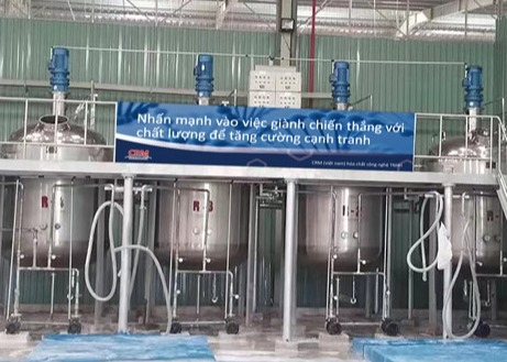 Antischiuma bianco dell'emulsione JH901B del contenuto di solidi elevato per acqua di scarico in fabbricazione della carta con l'imballaggio del tamburo